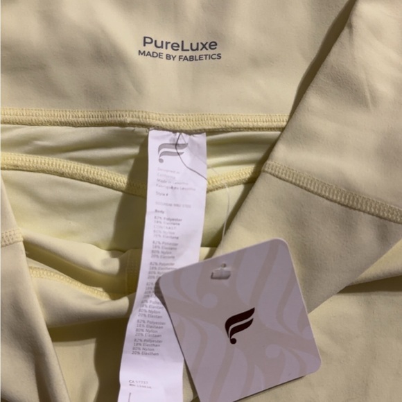 Fabletics Pure Luxe High Waisted Pastel Yellow Bike Shorts 6” - Picture 3 of 6